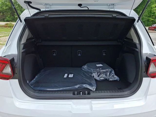 New 2026 White Hyundai SE image 20
