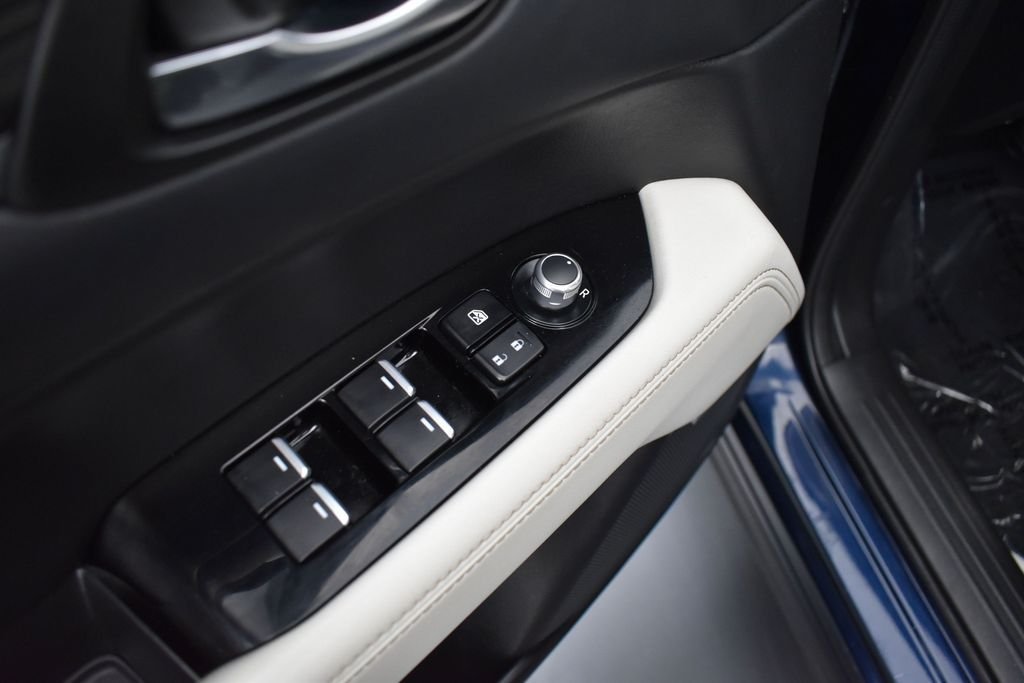 Used 2018 Blue Mazda Grand Touring image 6