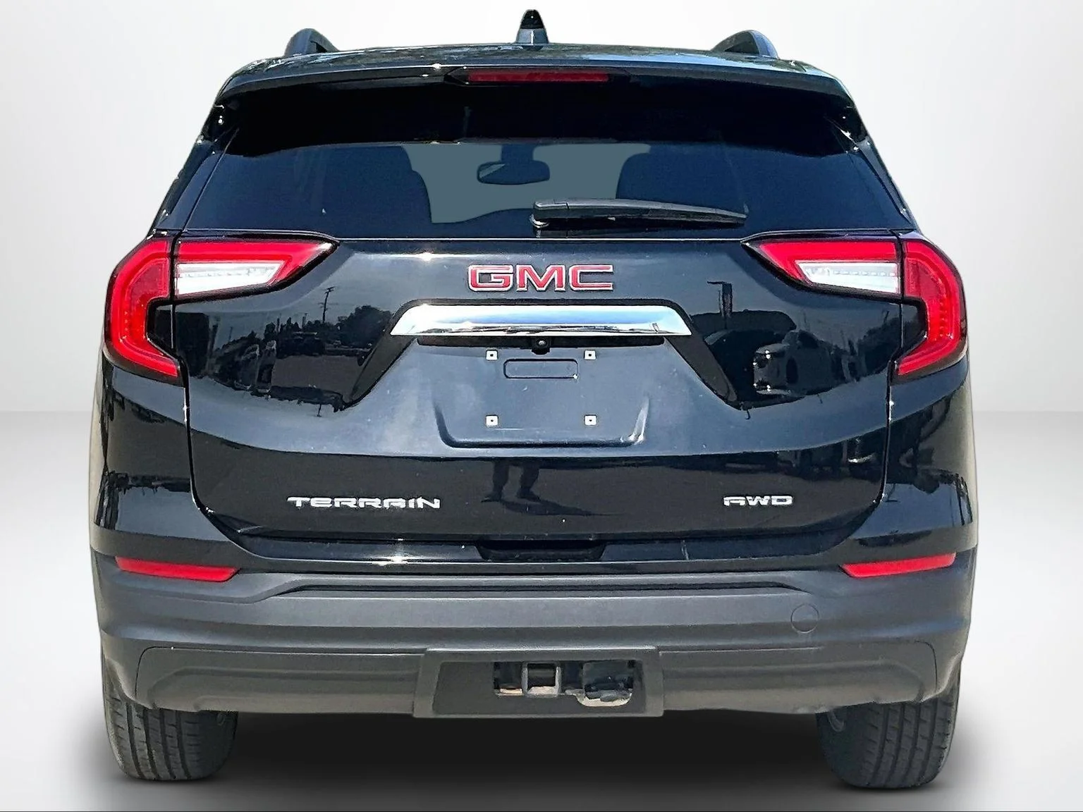 Used 2022 Black GMC SLE image 5
