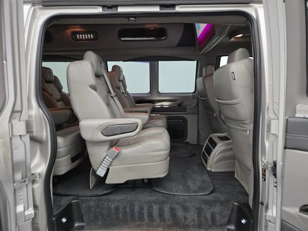 Used 2023 Special Exterior Color Chevrolet WT image 44