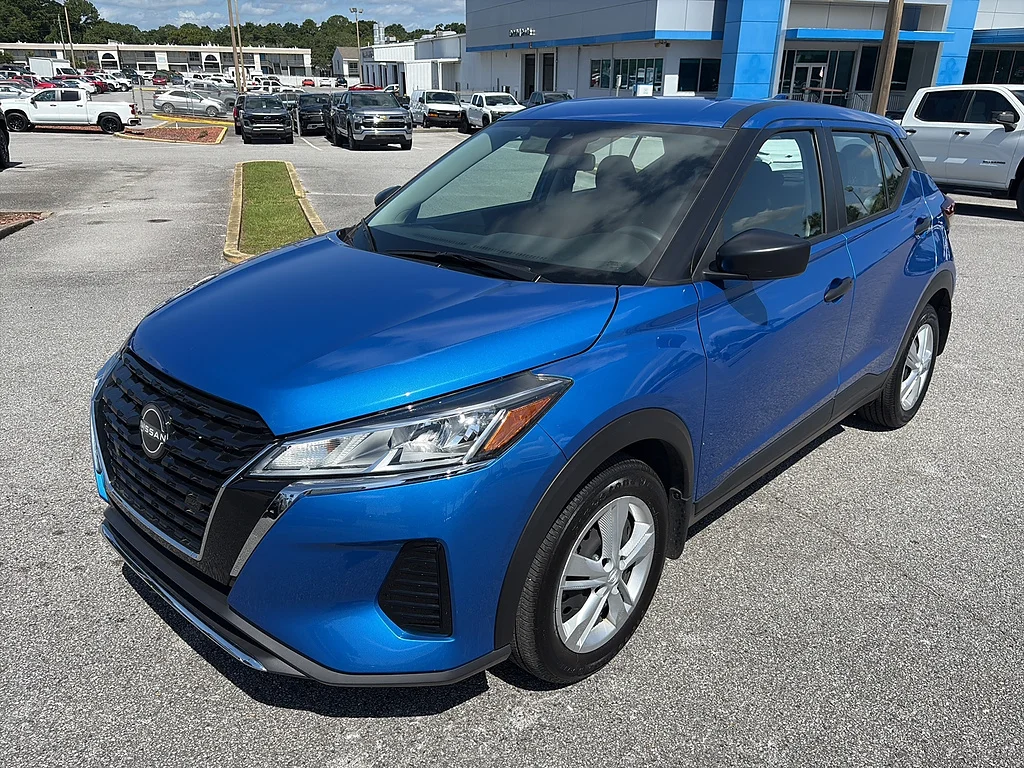 Used 2025 Electric Blue Metallic Nissan  image 2