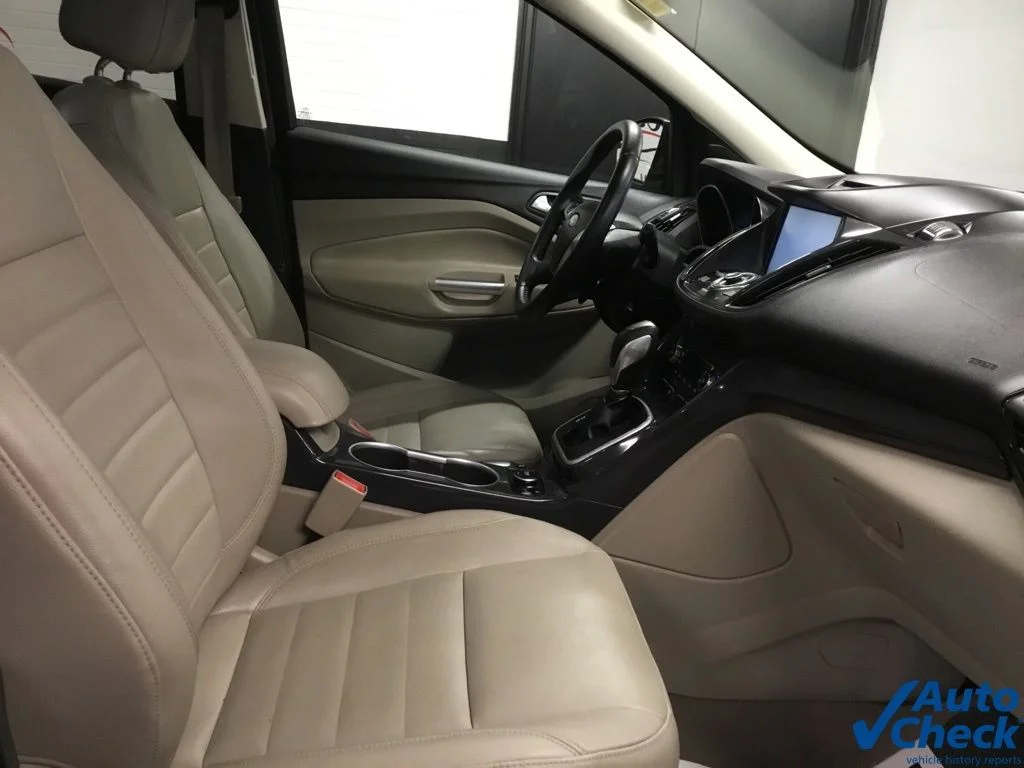 Used 2014 Red Ford Titanium image 36