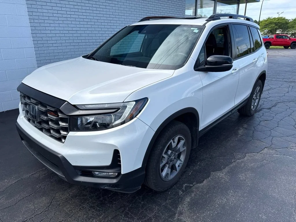Used 2023 Platinum White Pearl Honda AWD TRAILSPORT image 15