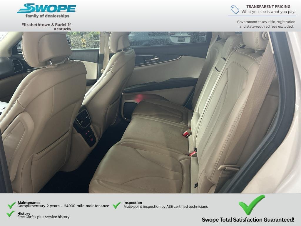 Used 2019 White Platinum Metallic Tri-Coat Lincoln Select image 10