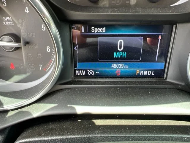Used 2019 CHILI RED METALLIC Buick Essence image 13