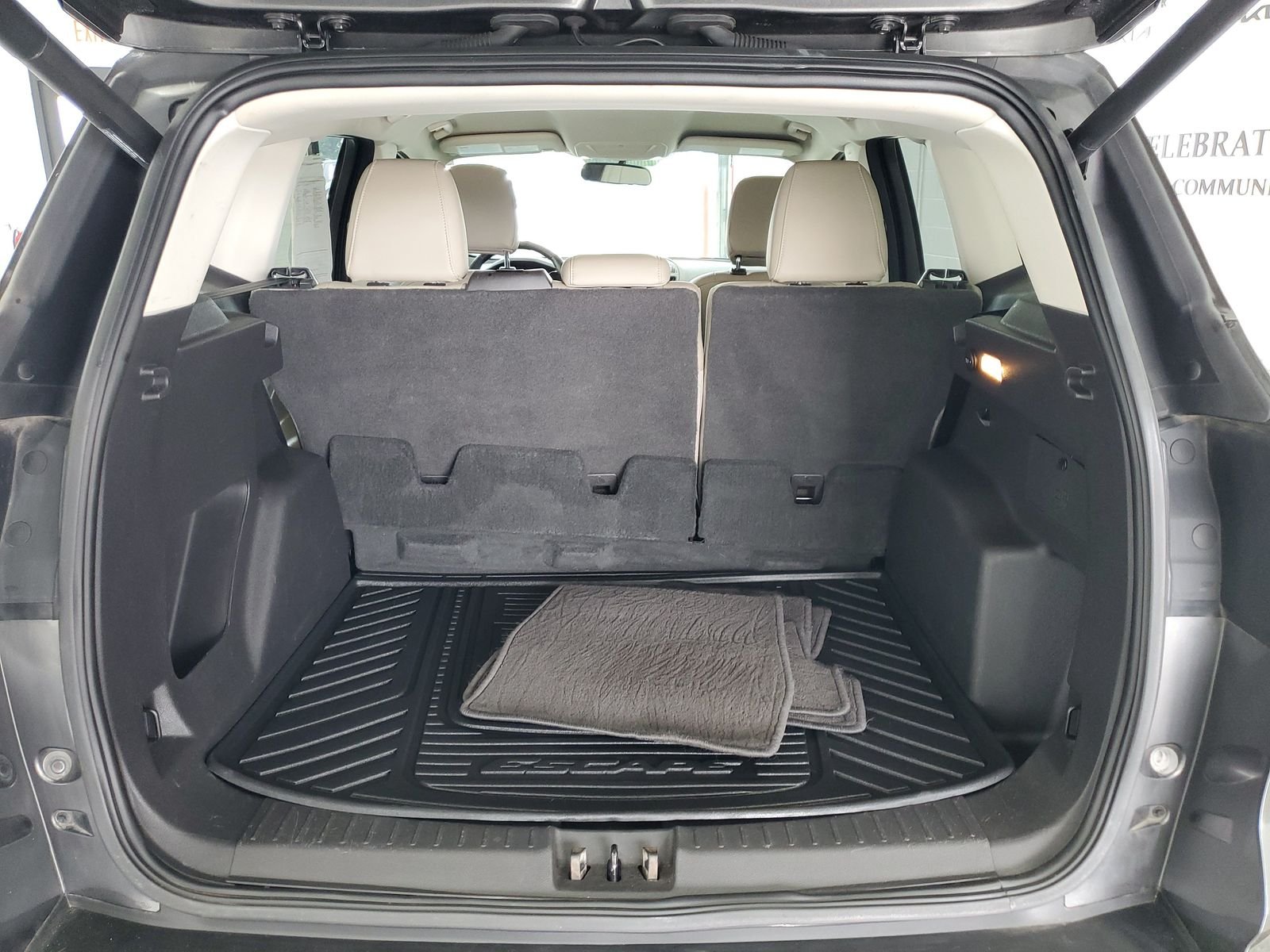 Used 2019 Gray Ford SEL image 6