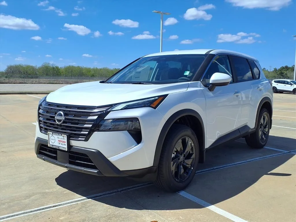 New 2026 Everest White Pearl TriCoat Nissan SV image 3