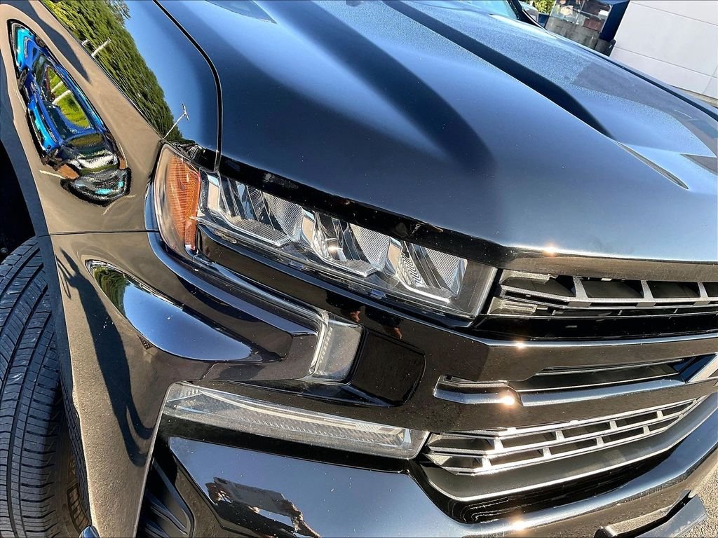Used 2019 Black Chevrolet RST image 33
