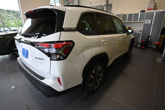 New 2026 CRYSTAL WHITE PEARL Subaru Touring image 14