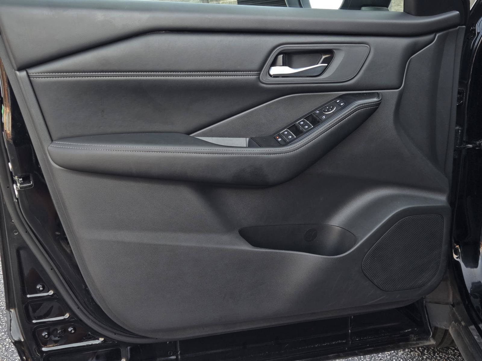 Used 2026 Super Black Nissan SL image 20