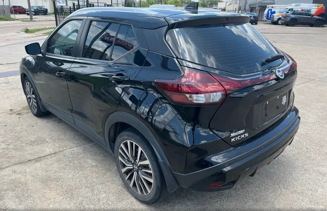 Used 2021 Black Nissan SV image 3