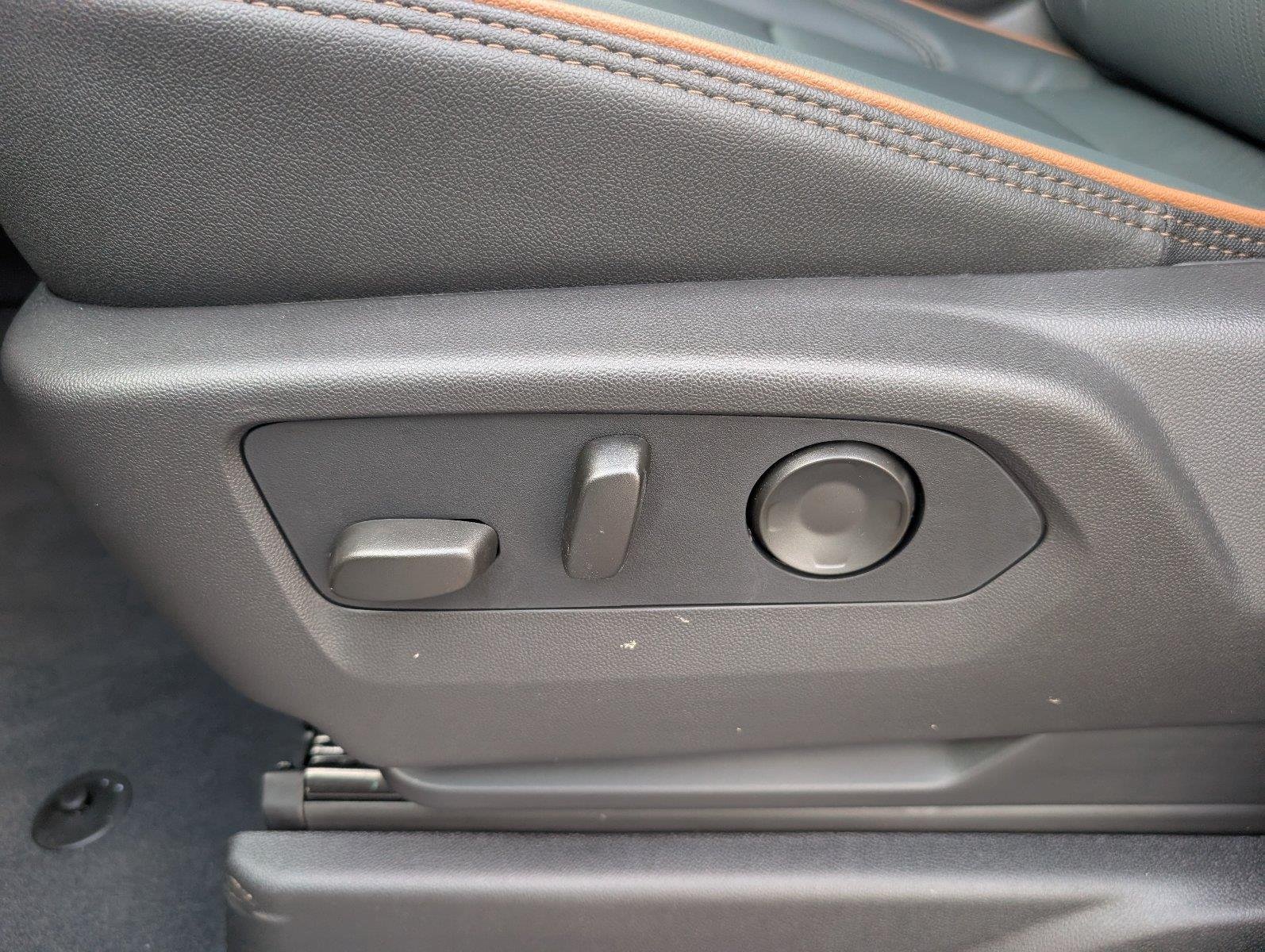 2026 GMC Yukon AT4 - Photo 15