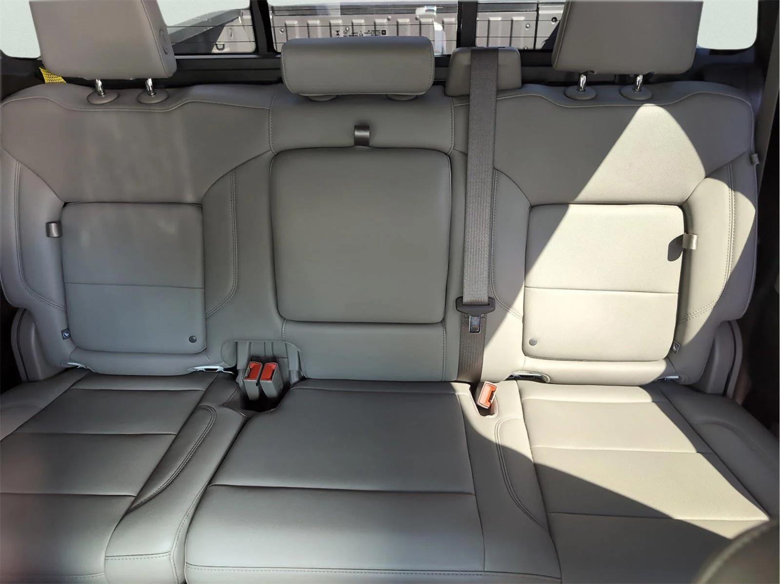 Used 2025 Summit White Chevrolet LTZ image 30