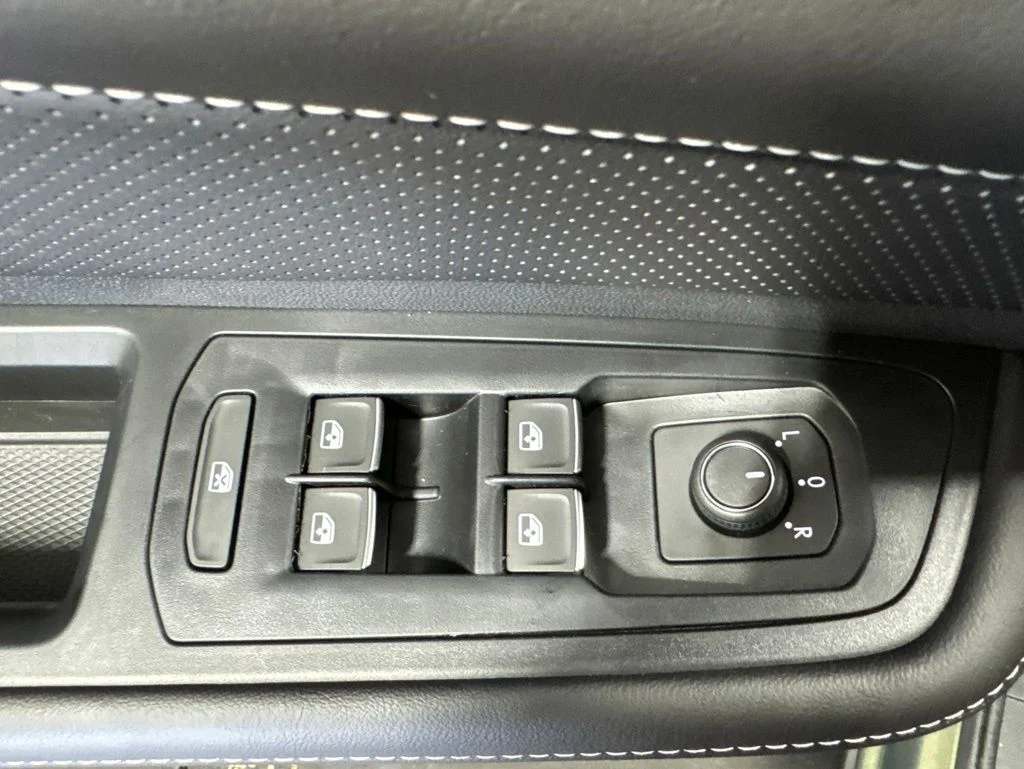 New 2026 Green Volkswagen 2.0T SE w/Technology image 20