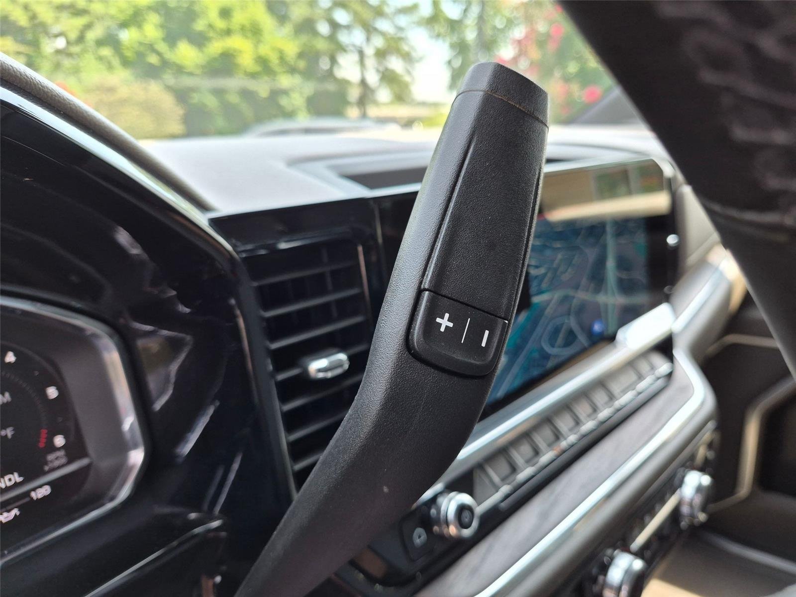Used 2025 Onyx Black GMC SLT image 23