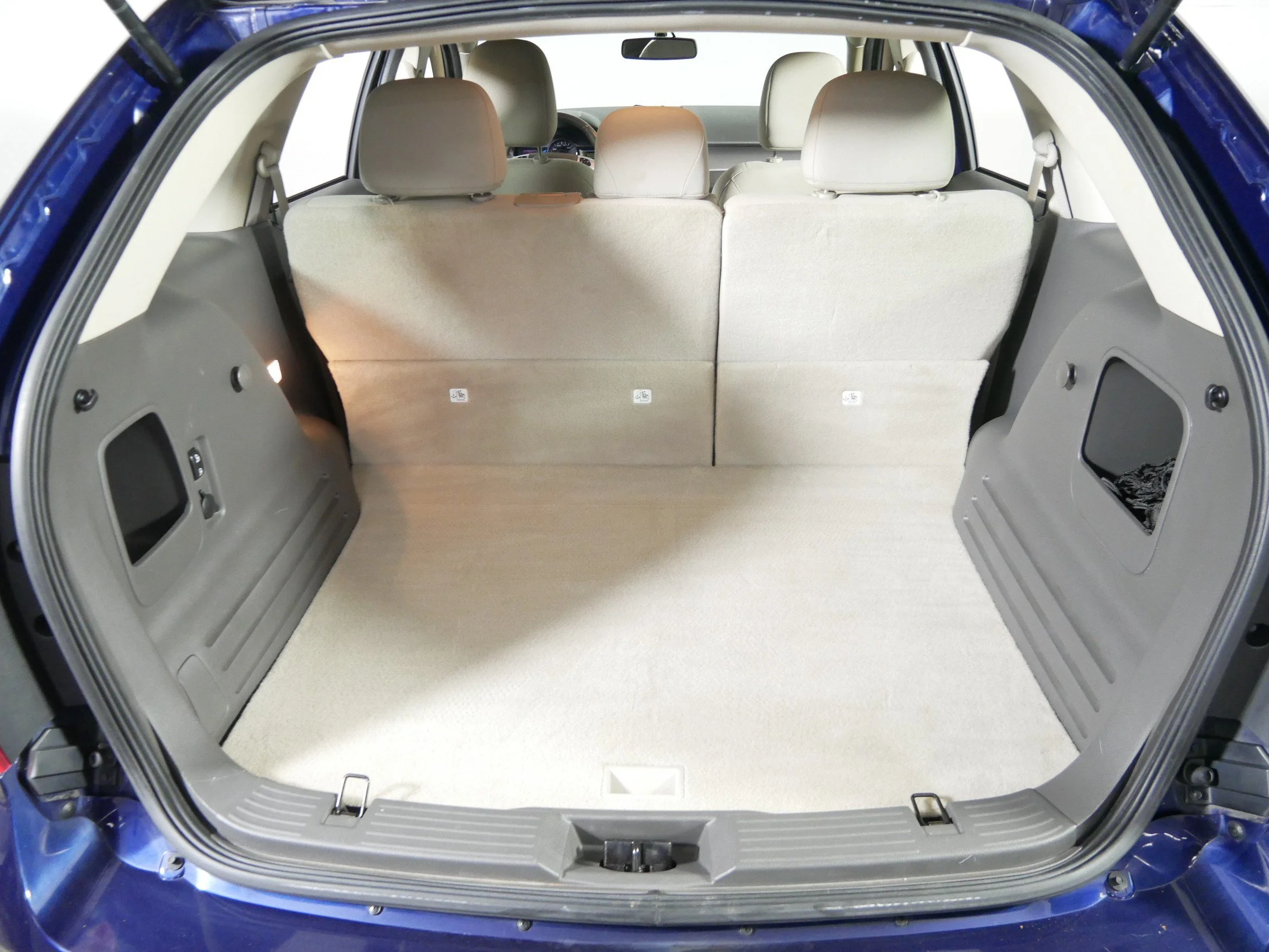 Used 2011 Kona Blue Metallic Ford SEL image 18