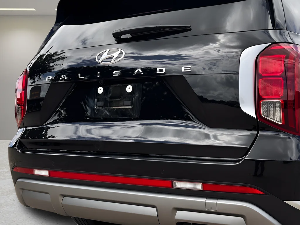 Used 2024 Black Hyundai SEL image 27
