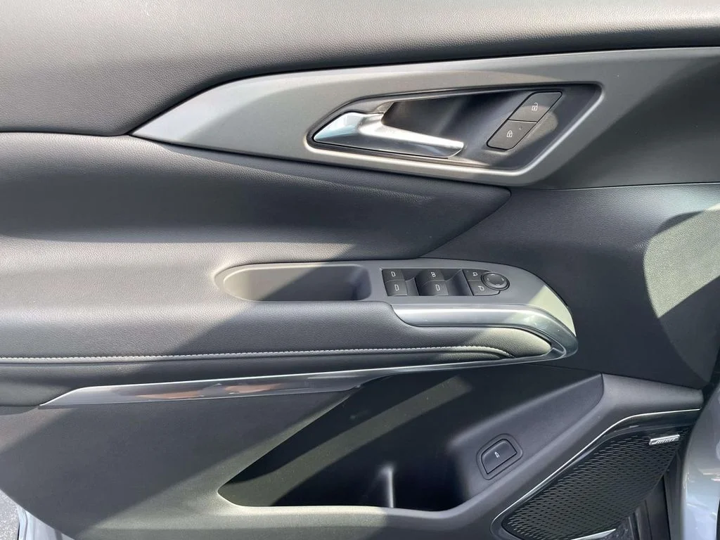 New 2026 Sterling Gray Metallic Chevrolet FWD LT image 18
