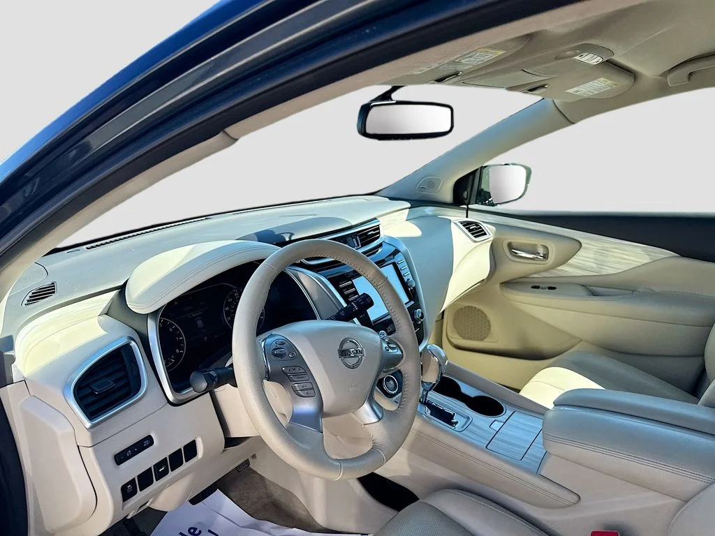 Used 2015 Arctic Blue Metallic Nissan SL image 9