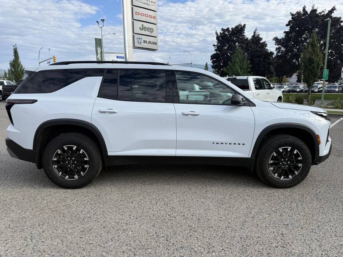 Used 2026 White Chevrolet Z71 image 9
