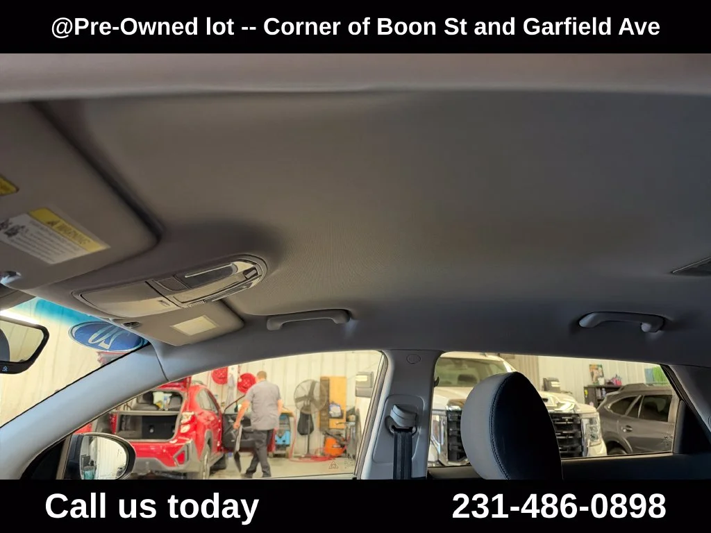 Used 2020 Blue Hyundai Sport image 13