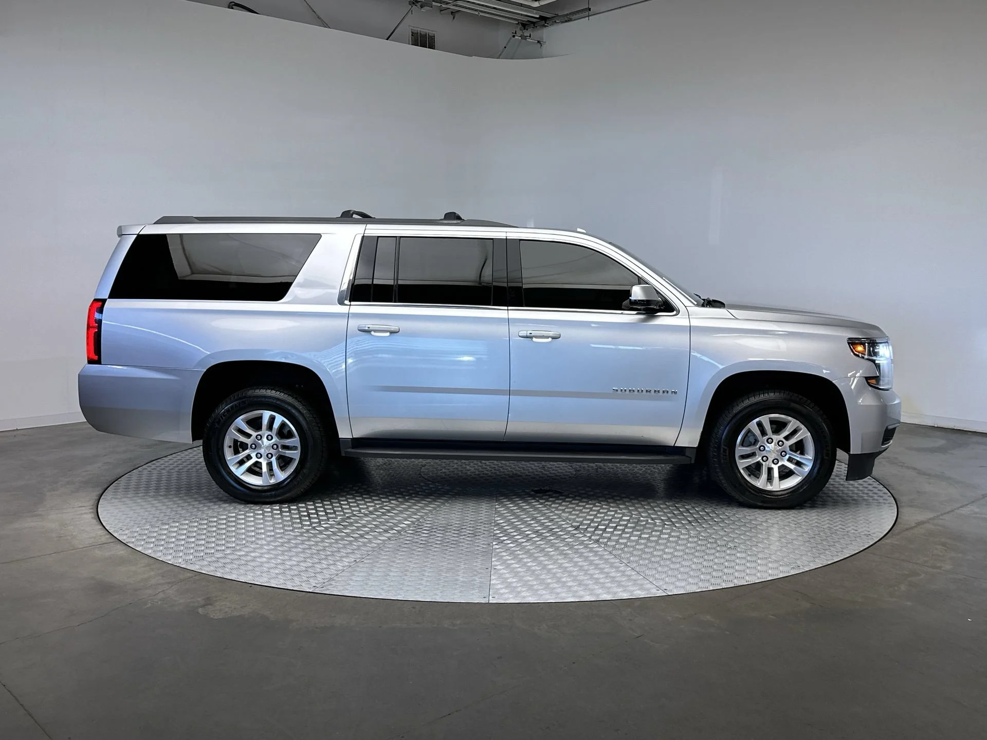 Used 2018 Silver Ice Metallic Chevrolet LT image 10