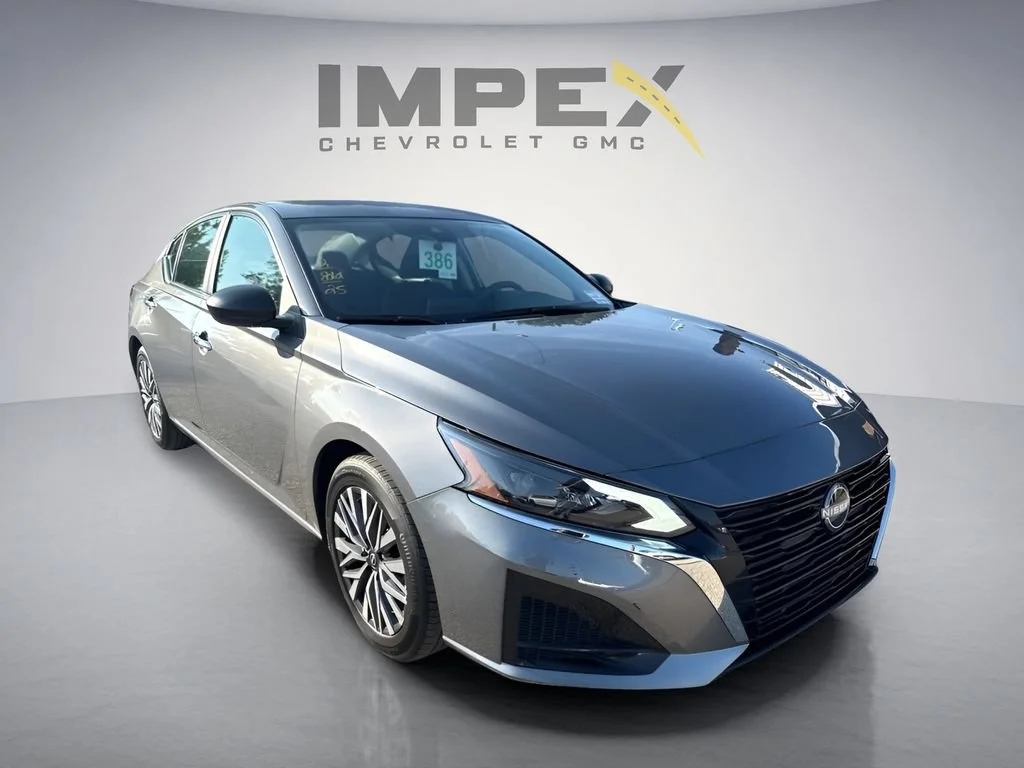 Used 2025 Charcoal Nissan SV image 7