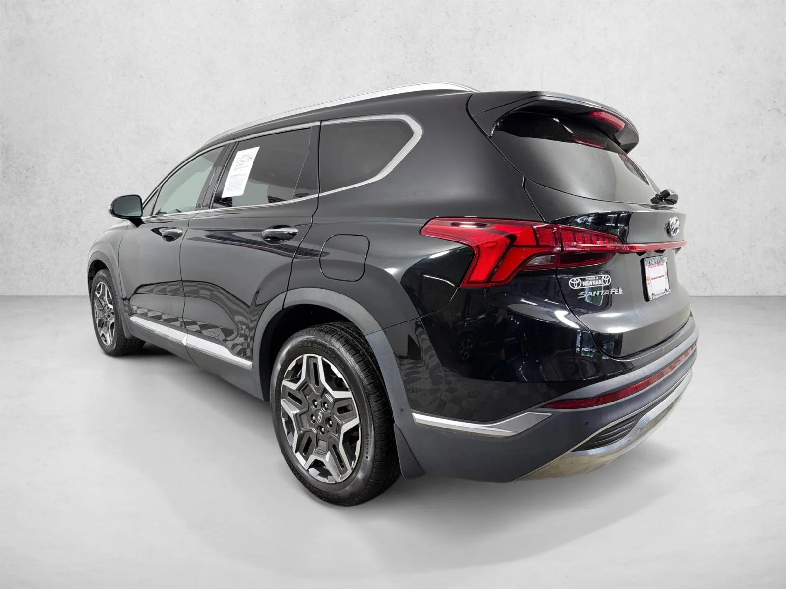Used 2023 Black Hyundai Limited image 7