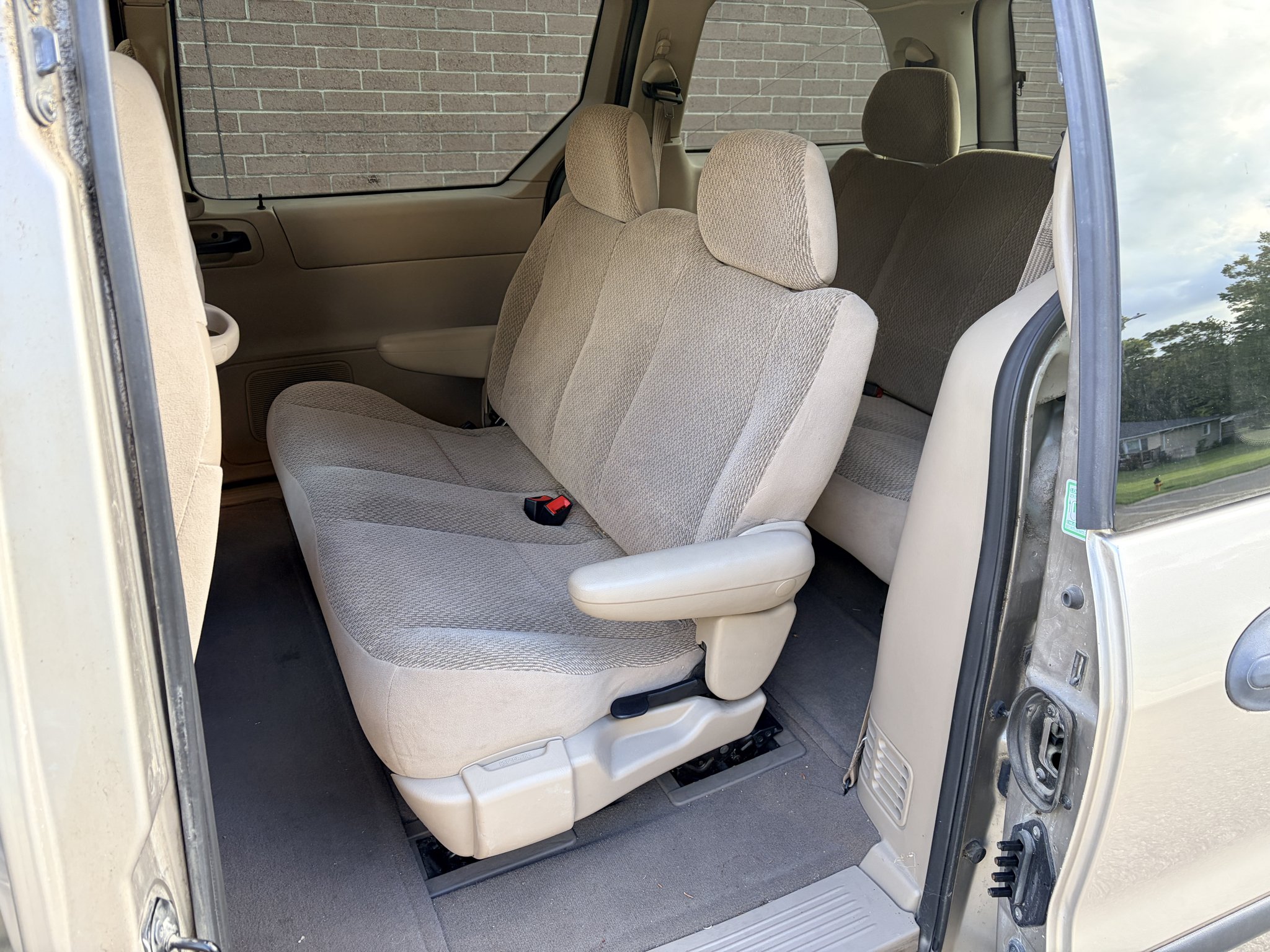 Used 2003 Silver Frost Clearcoat Metallic Ford LX image 16