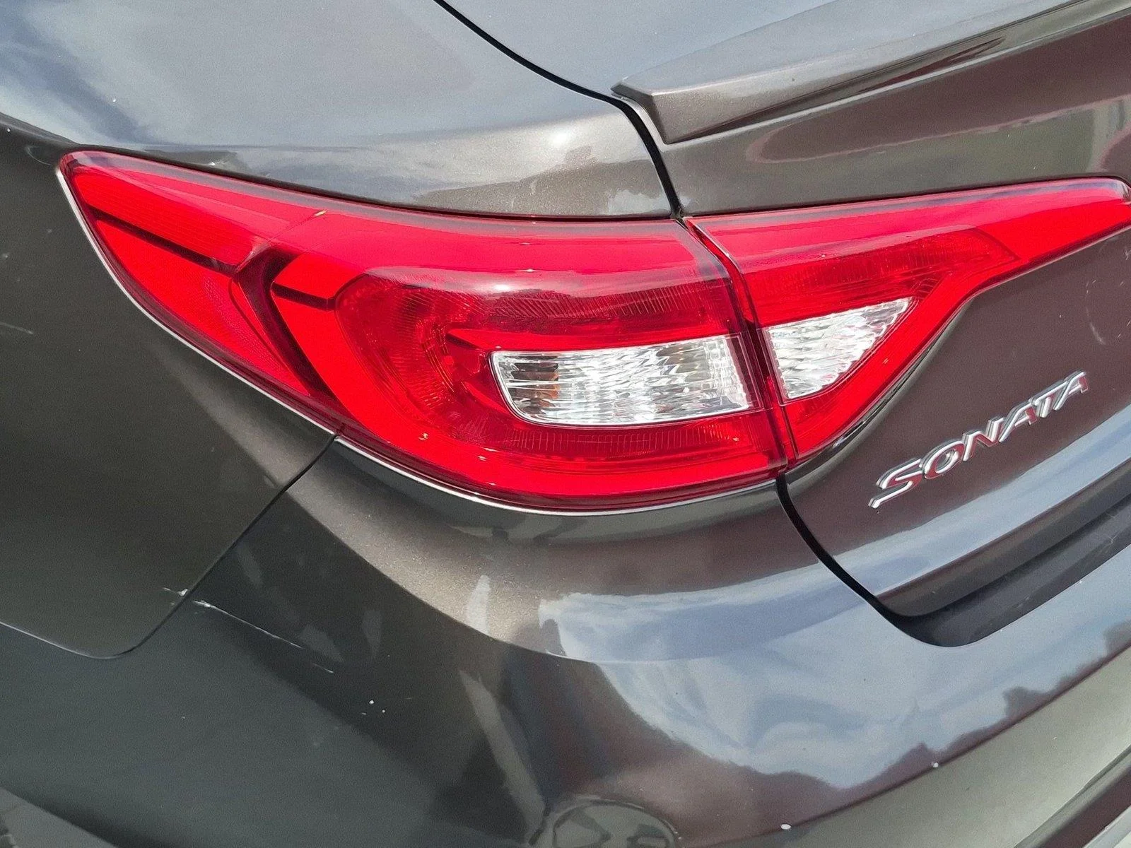 Used 2015 Dark Truffle Hyundai 2.4L SE image 9