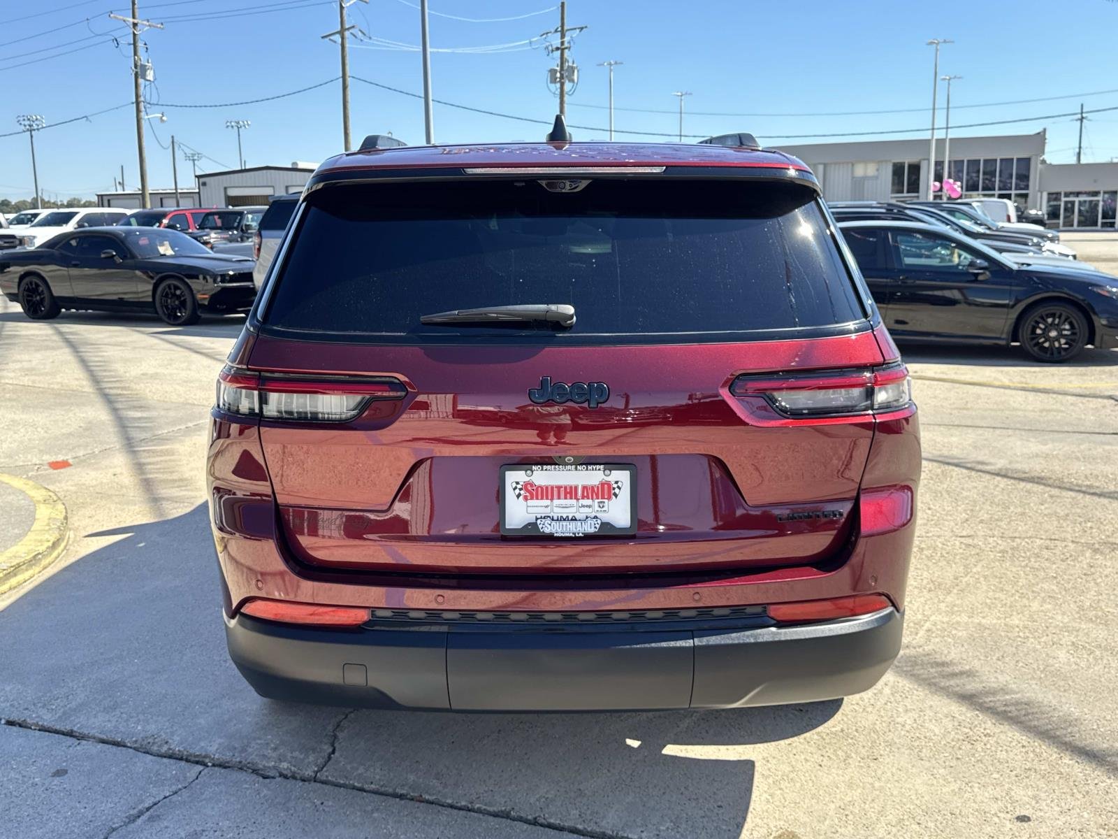 Used 2025 Velvet Red Pearlcoat Jeep Limited image 6