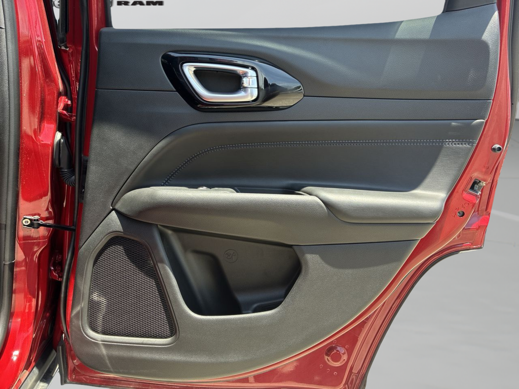 New 2026 Red Hot Pearlcoat Jeep Latitude image 43