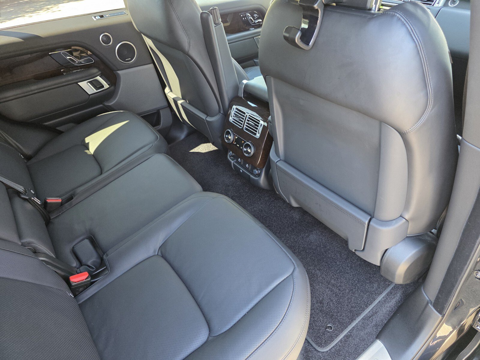 Used 2022 Santorini Black Metallic Land Rover P400 Westminster image 23