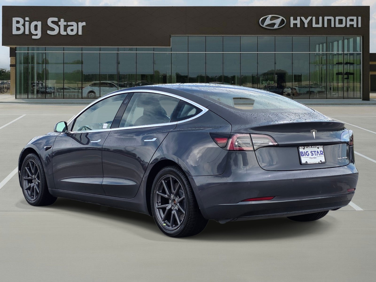 Used 2018 Gray Tesla Long Range image 3