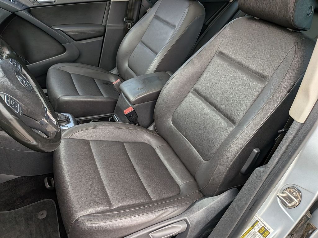 Used 2015 Silver Volkswagen SEL image 30