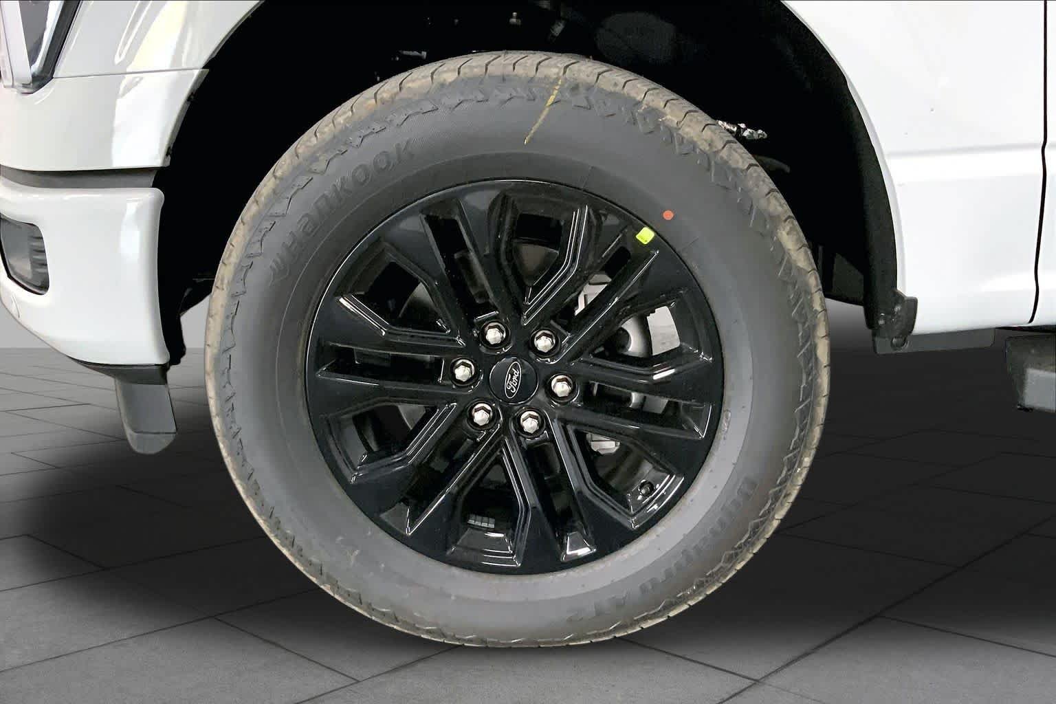 New 2026 Avalanche Ford Lariat® image 9