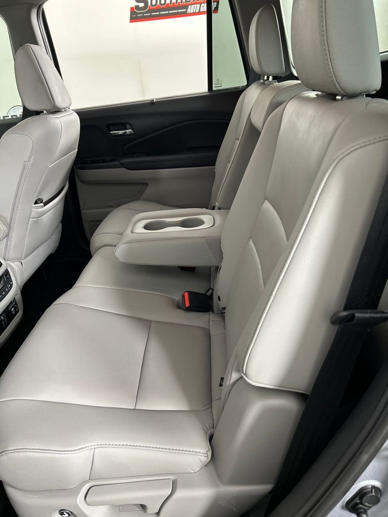 Used 2020 Silver Honda Touring image 16