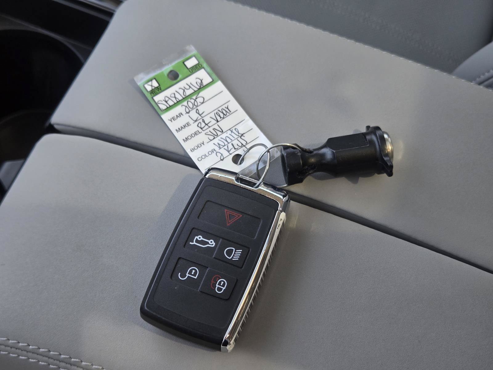 Used 2025 Fuji White Land Rover Dynamic SE image 45