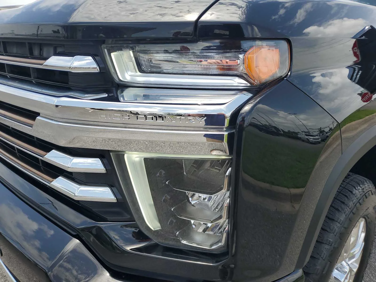 Used 2022 Black Chevrolet High Country image 12