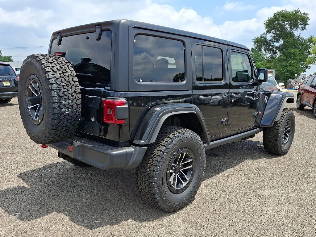 New 2026 Black Clear-Coat Exterior Paint Jeep Rubicon image 8