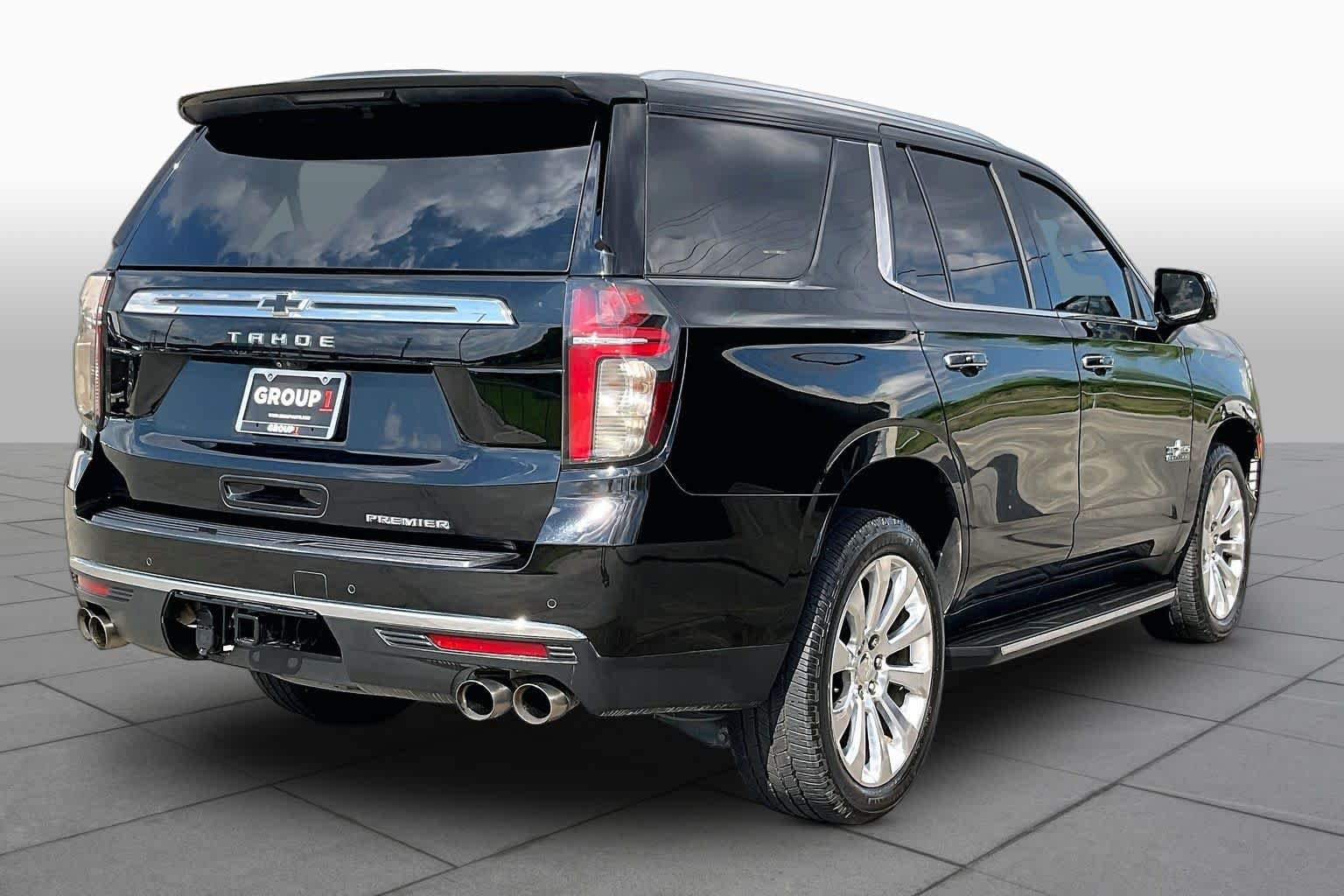 Used 2024 Ebony Twilight Metallic GMC SLE image 13