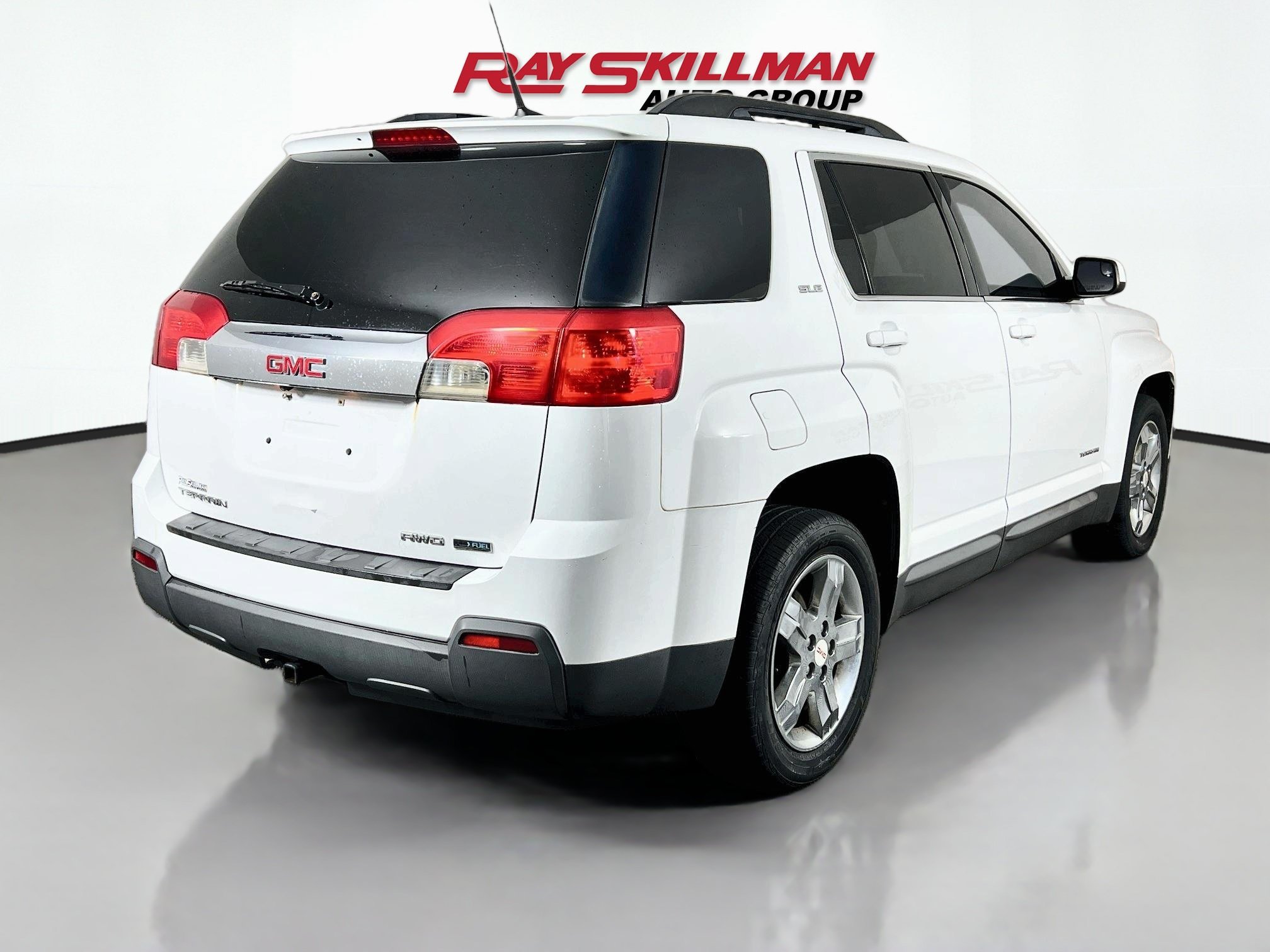 Used 2012 Olympic White GMC SLE-2 image 7