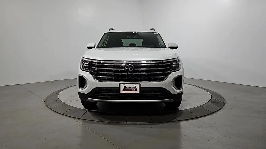 New 2026 White/off-white Volkswagen 2.0T SE image 8