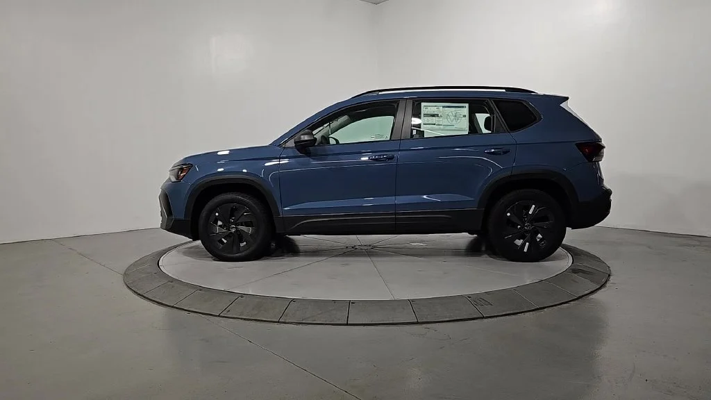 New 2027 Blue Volkswagen 1.5T S image 2