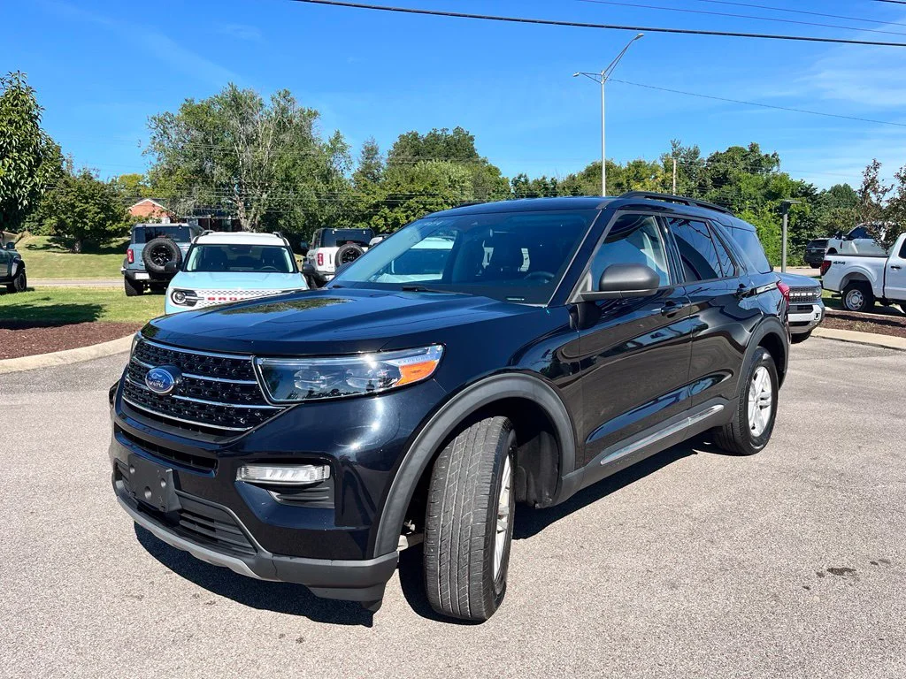 Used 2021 Black Ford XLT image 3