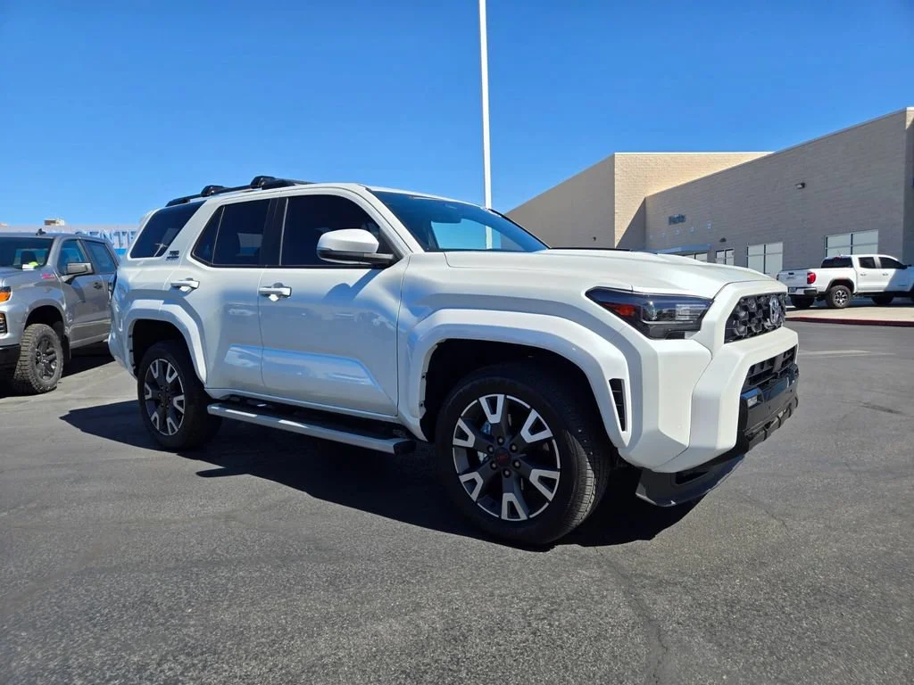 Used 2025 Wind Chill Pearl Toyota SR5 image 1