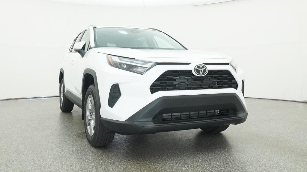 New 2025 Ice Cap Toyota XLE image 21