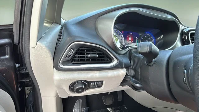 Used 2023 Gray Chrysler Touring L image 21
