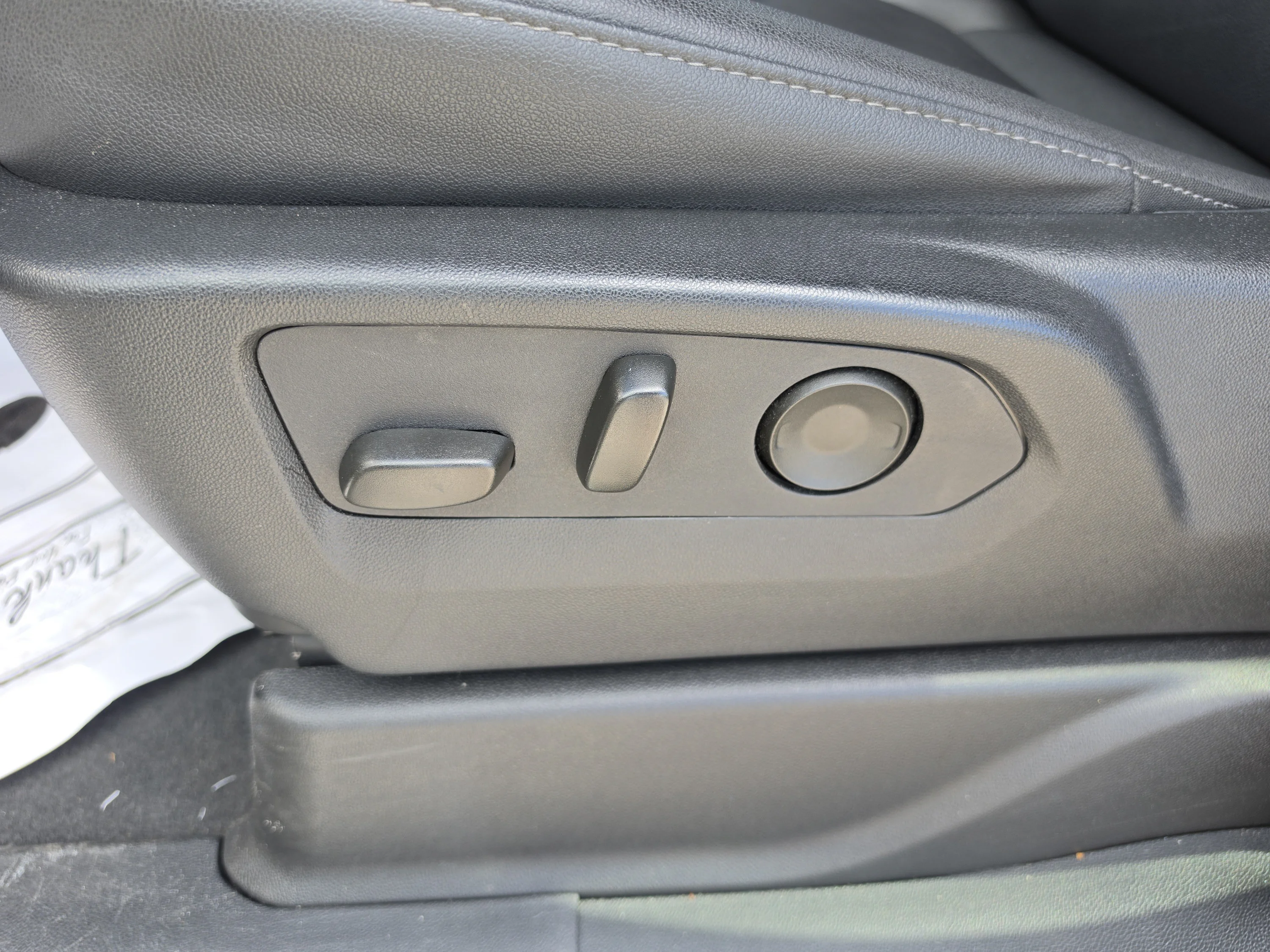 Used 2025 Black Chevrolet LT image 27