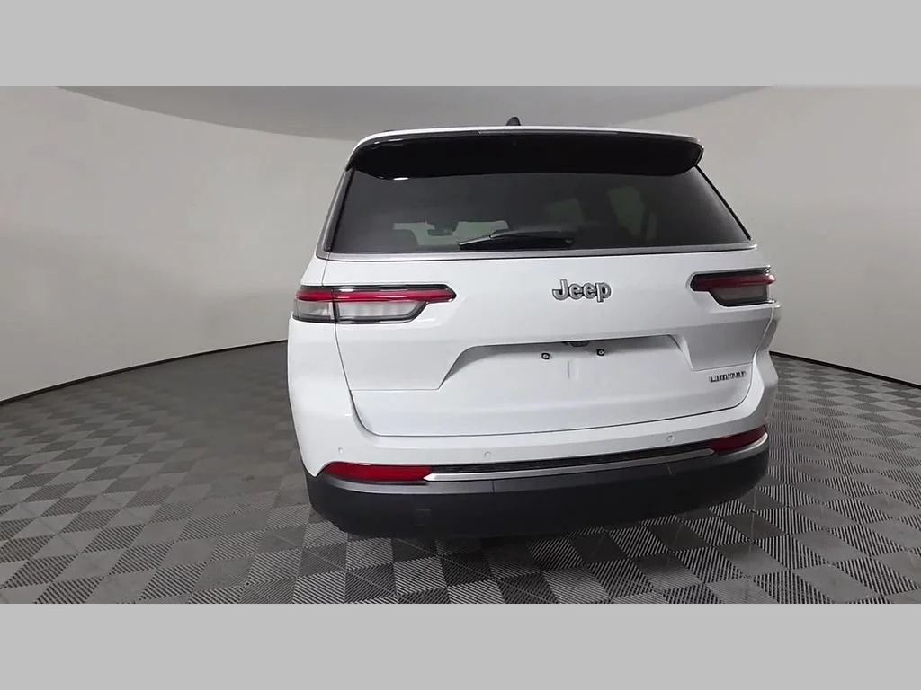 New 2026 Bright White Clear-Coat Exterior Paint Jeep Limited image 34